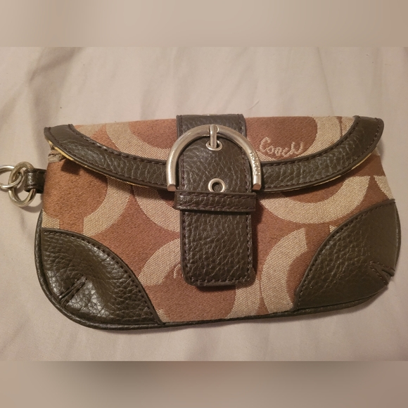 Coach Handbags - Coach Wristlet